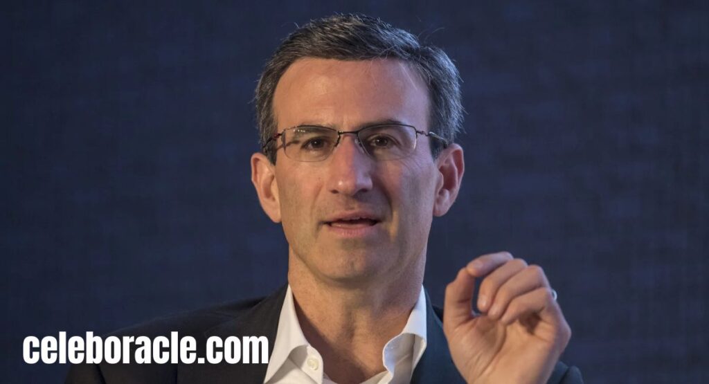 Is There Any Evidence That Peter Orszag Wears a Hairpiece?